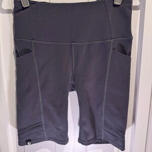 Oiselle Long Pocket Jogger Shorts 8.25 in | size 4 Obsidian
